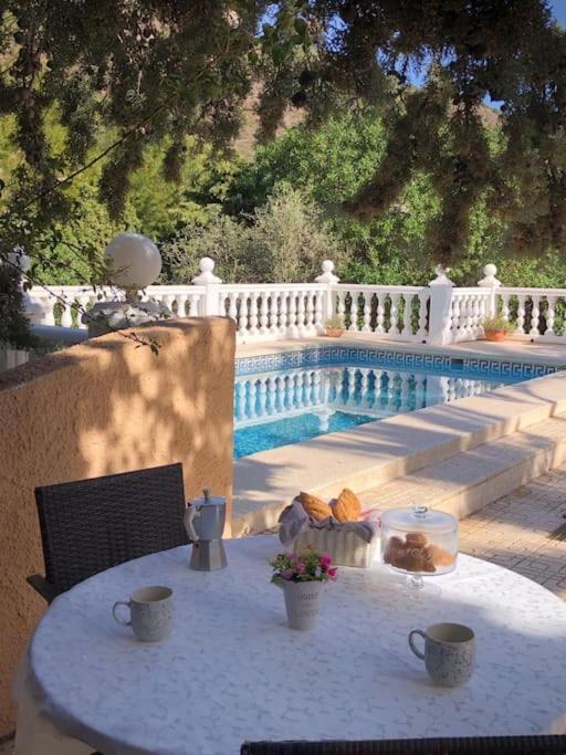 דירות קלפה Casa Con Piscina מראה חיצוני תמונה