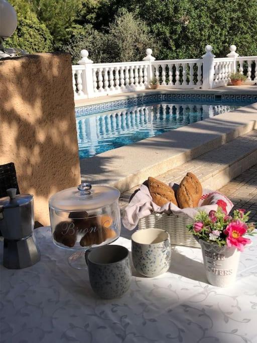 דירות קלפה Casa Con Piscina מראה חיצוני תמונה
